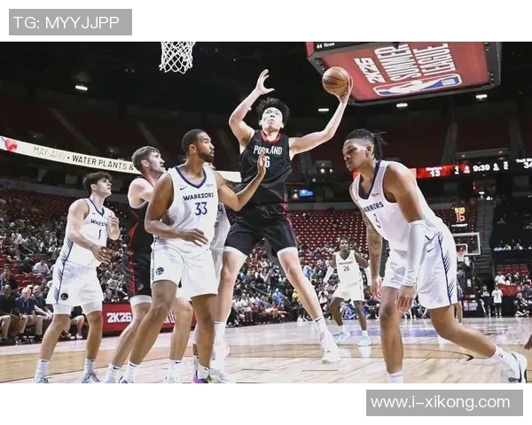 杨瀚森首战勇士展现实力迎来NBA首秀精彩瞬间 杨瀚森首战勇士展现实力迎来NBA首秀精彩瞬间