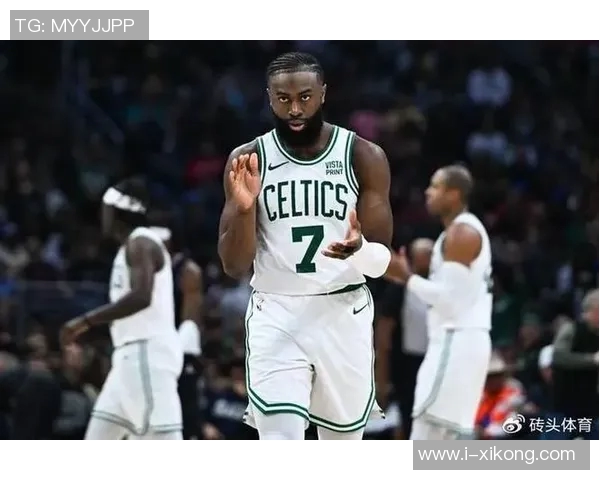 凯尔特人开季遭遇三连败杰伦布朗表现抢眼场均近30分