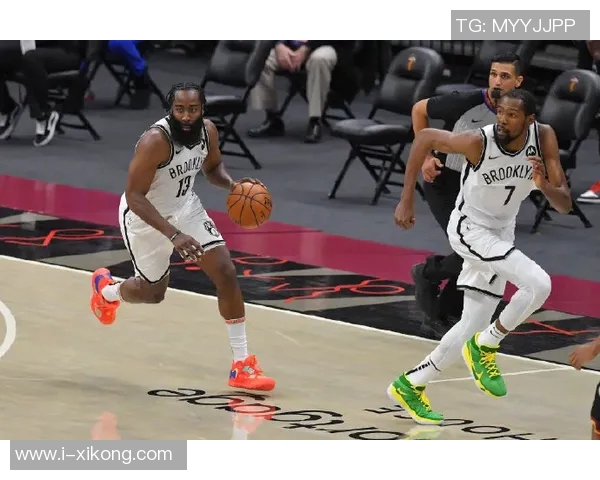 卡梅隆约翰逊上半场状态低迷仅得5分球队需寻找更好进攻节奏 卡梅隆约翰逊上半场状态低迷仅得5分球队需寻找更好进攻节奏