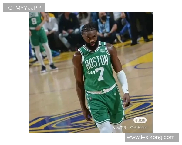 杰伦布朗谈末节反扑时的心态与队友沟通的重要性