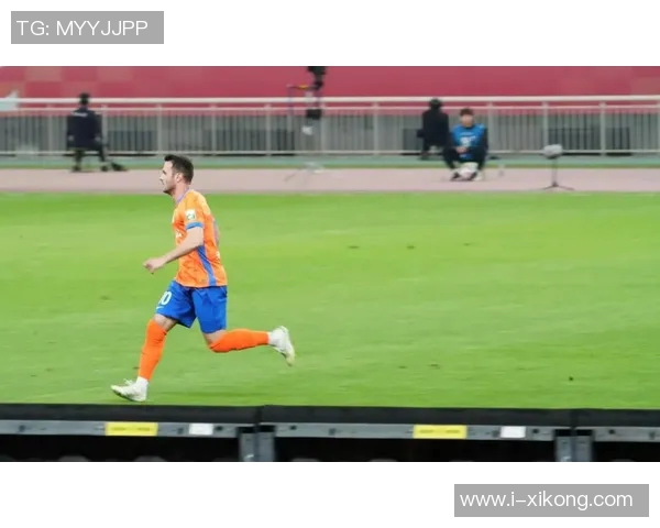 法比奥逆袭成中超金靴赛后感动落泪展现真情与坚持