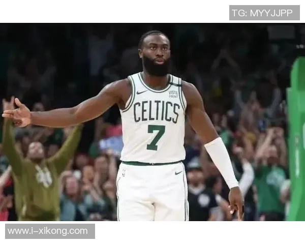 杰伦布朗本赛季表现惊艳场均293分63篮板5助攻创生涯新高